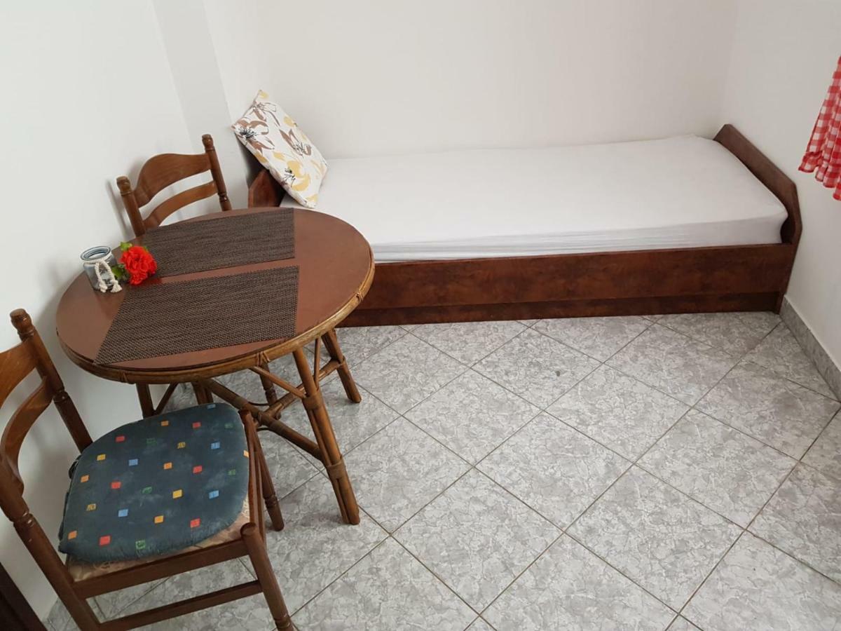 סנג' Apartments Josica מראה חיצוני תמונה