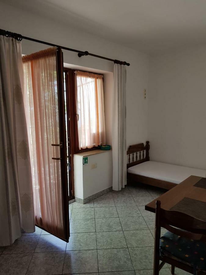 סנג' Apartments Josica מראה חיצוני תמונה