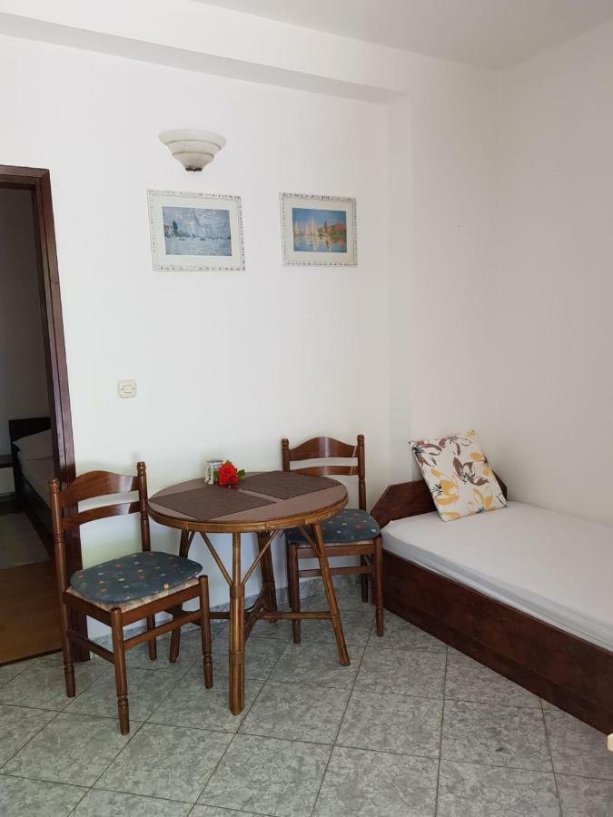 סנג' Apartments Josica מראה חיצוני תמונה