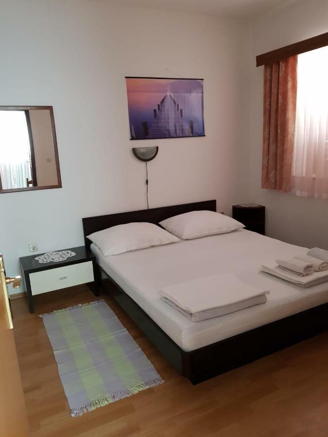 סנג' Apartments Josica מראה חיצוני תמונה