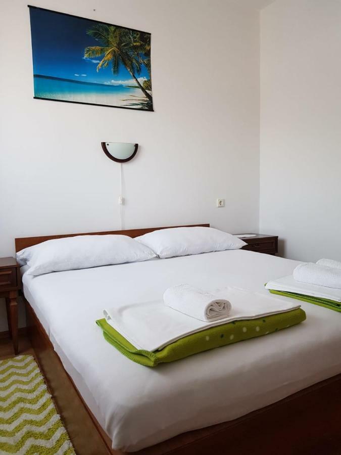 סנג' Apartments Josica מראה חיצוני תמונה